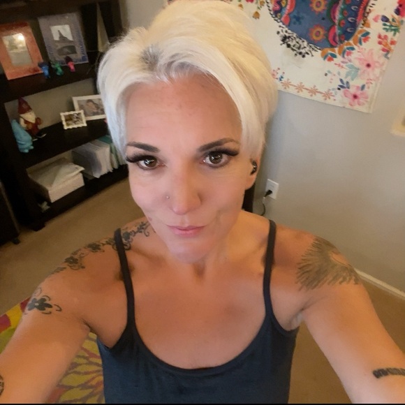 Meet your Posher, Stacey - Picture 2 of 2